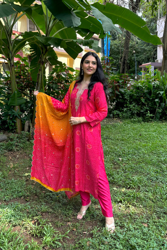 3 Pc Bandhani Dupatta Set – Pink Muslin Kurti with Pants & Dupatta