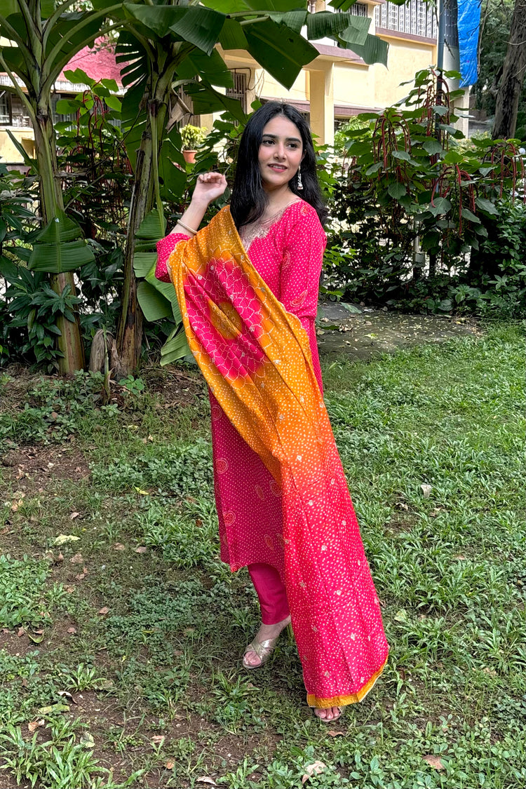 3 Pc Bandhani Dupatta Set – Pink Muslin Kurti with Pants & Dupatta